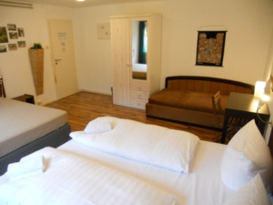 Familienzimmer 2 Queensizebetten Boxspring