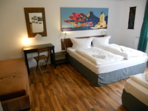 Familienzimmer 2 Queensizebetten Boxspring