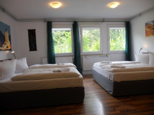 Familienzimmer 2 Queensizebetten Boxspring