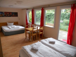 Familienzimmer 2 Queensizebetten Boxspring