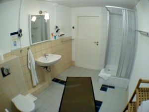 Privatbad extern - Dusche / WC / Waschtisch